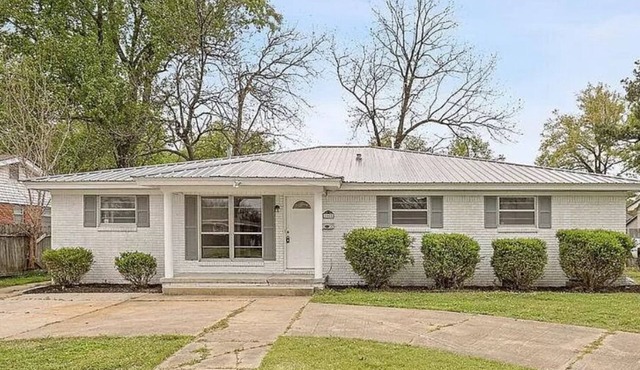 Spacious and kid-friendly location; conveniently located to meet your needs.