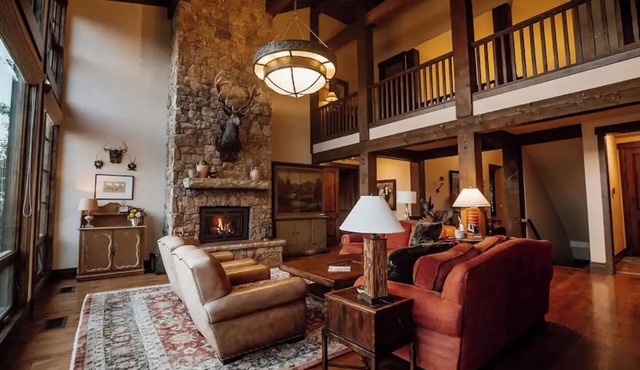 Spacious and Luxurious Craftsmannn