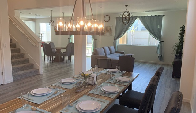 Spacious and luxurious single house in a upscale community 10mins to UC Davis