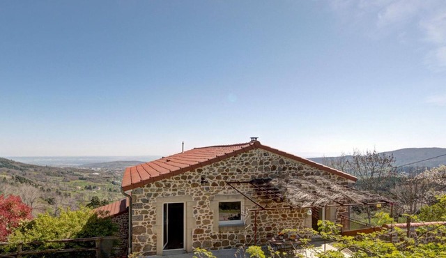 Spacious and modern cottage with terrace in the heart of nature