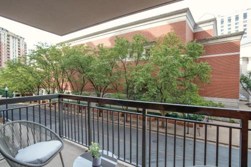 Spacious and Minimalist Apartment w Awesome Facilities