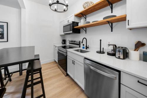 Spacious and Modern 3BR near Downtown and Walnut Hills