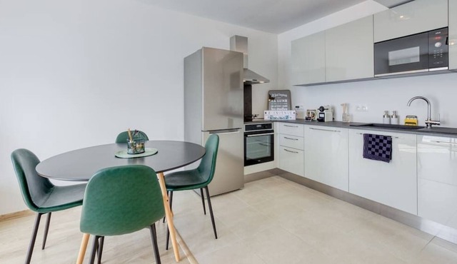 Spacious and modern apartment for 4 people