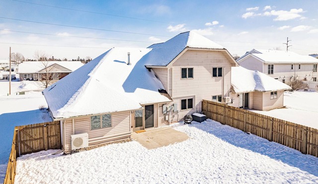 Spacious and Modern Townhome in Superior - Near Duluth - Dog Friendly