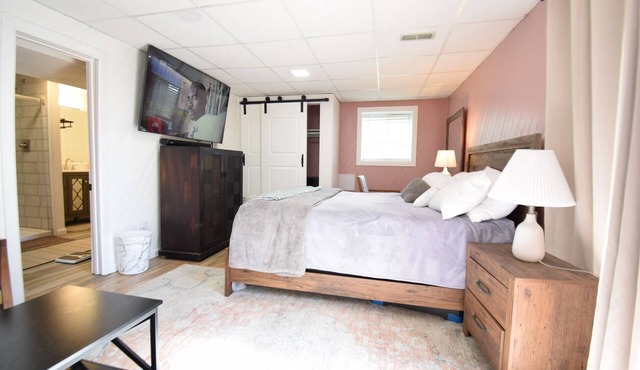 Spacious and private! Connected to the internet to keep in touch with.