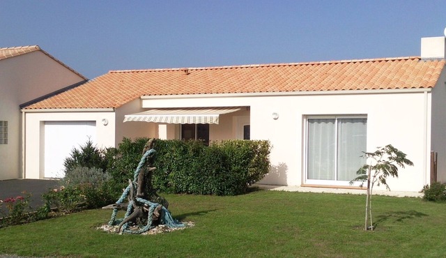 Spacious and recent house, classified 3 stars , close to the sea, calm.