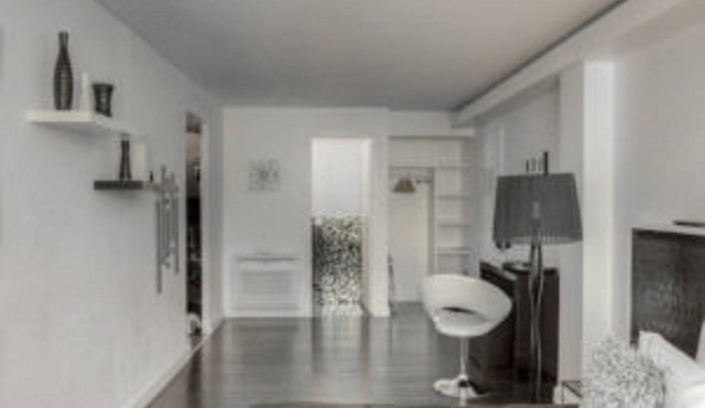 Spacious and refined room, swimming pool