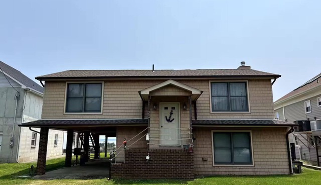 Spacious and Relaxing 4-bedroom, waterfront home with WiFi, AC in Colonial Beach