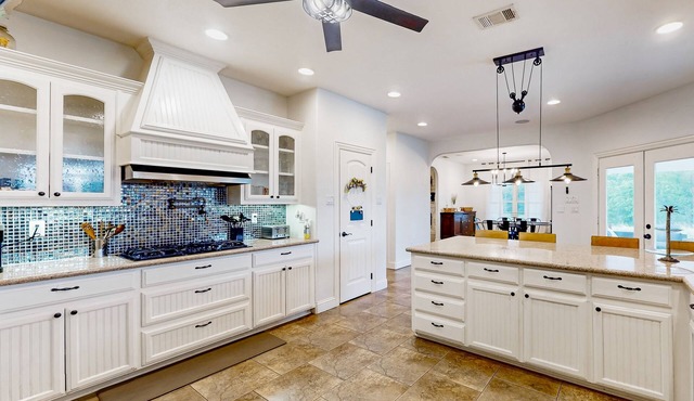 Spacious and Stunning Wills Point Retreat with a Private Pool & Pond