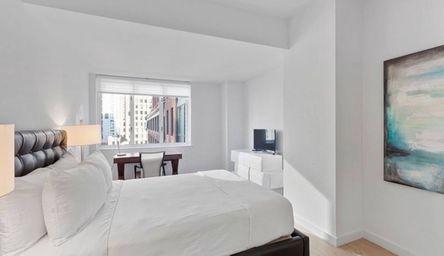 Spacious and Stylish Accommodation in the Heart of Lower Manhattan