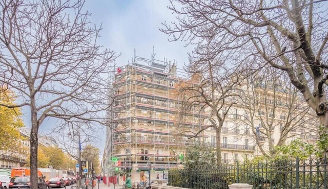 Spacious and Stylish Apartment in Marais– 70m², Sleeps Up to 10