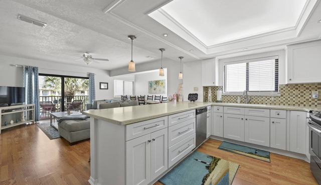 Spacious and updated 3br/2ba condo in St. Augustine Beach