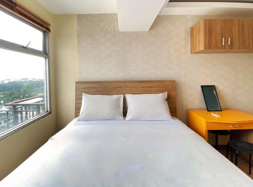 Spacious and Unique 1BR at Jarrdin Cihampelas Apartment By Travelio