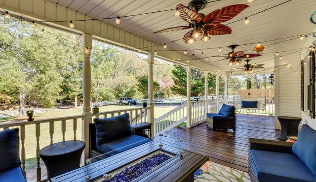 Spacious Anderson Home: Great for Group Retreats