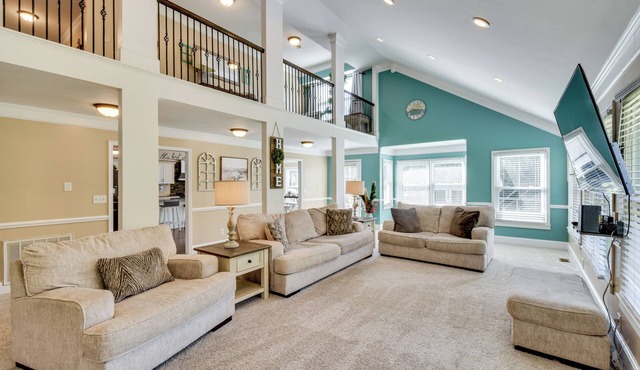 Spacious Anderson Home: Great for Group Retreats