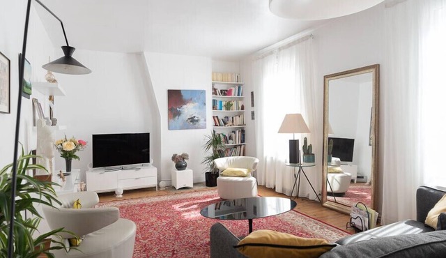 Spacious apartment on the outskirts of Paris