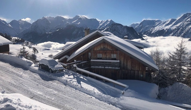 Spacious apartment with beautiful views near slopes