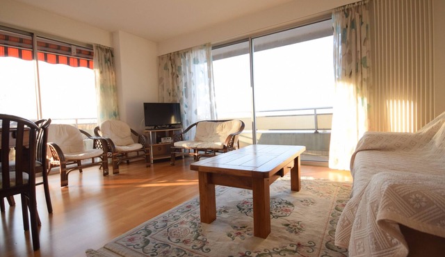 Spacious apartment with lake view in Évian-les-Bains