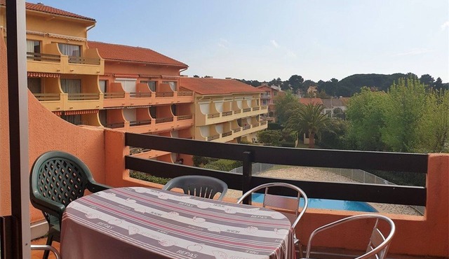 Spacious Apartment with Mezzanine and Parking, Near the Beach