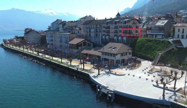 Spacious apartment with exceptional view of Lake Geneva