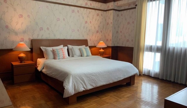 Spacious Apartment 2 bedrooms, centre of Jakarta, Senayann