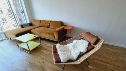 Spacious apartment 120 metres from Metro