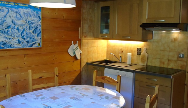 Spacious apartment 8 guests, 3rd floor, parking
