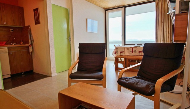 Spacious apartment at the foot of the slopes with balcony