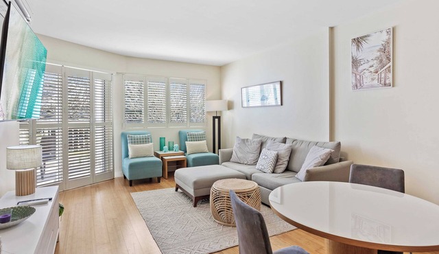 Spacious Apartment on Salt Beach