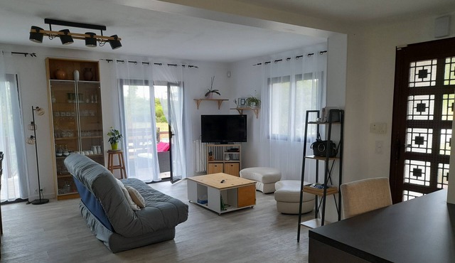 Spacious apartment between ocean and forest