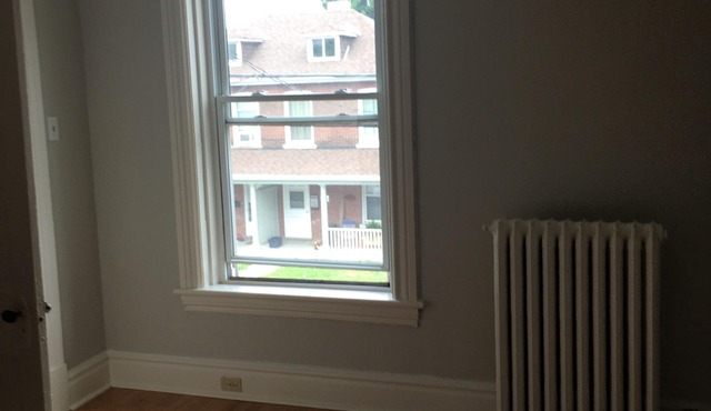 Spacious apartment: close to everything Brockville has to offer!n