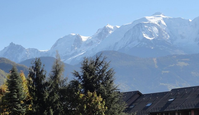 Spacious apartment for 2 people in new building, terrace with Mont-Blanc view