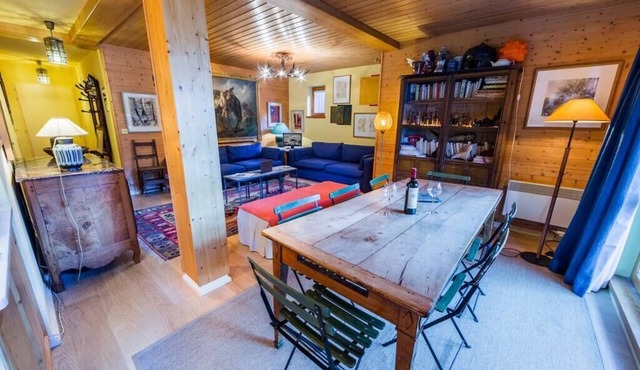 Spacious apartment 50 m from ski slopes