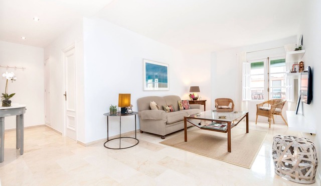 Spacious Apartment in Best Location for Sightseeing. Iris
