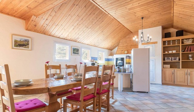 Spacious apartment in Briançon with private garage