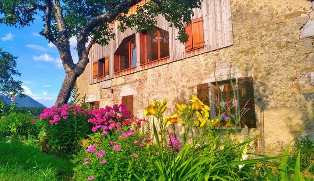 Spacious apartment in LA ROCHE AUX FEES with sauna and gym