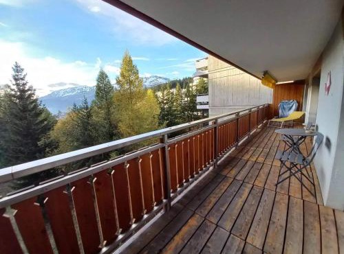 Spacious Apartment in Lens with Mountain View