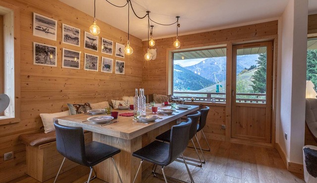 Spacious apartment in Meribel, ski-in/out, parking included