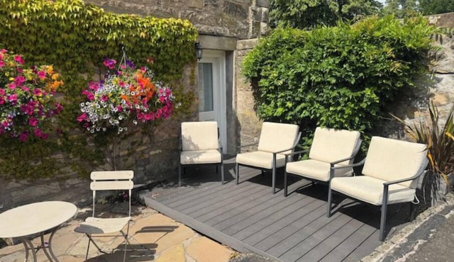 Spacious apartment in quiet neighbourhood, 7 minute walk to the city centre.