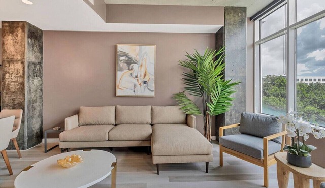 Spacious Apartment Masterfully Decorated