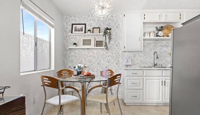 Spacious Apartment Near SoFi Stadium and Kia Forum: 7 minutes away