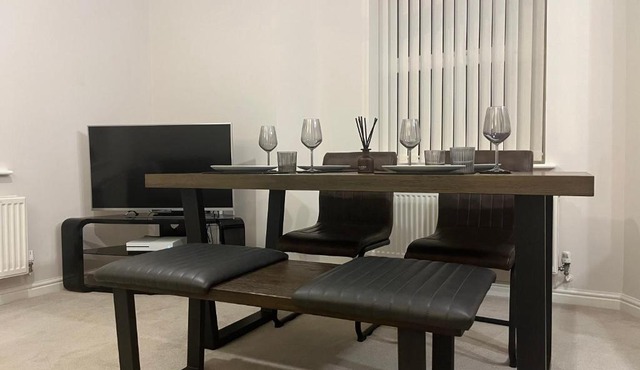 Spacious Apartment, Near to NEC and City Centre