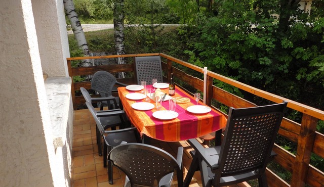 Spacious apartment of 70m2/6p. in chalet well located 500m from the village of Allos