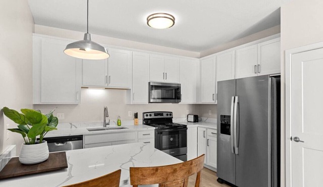 Spacious Apartment Right Off Highway 74