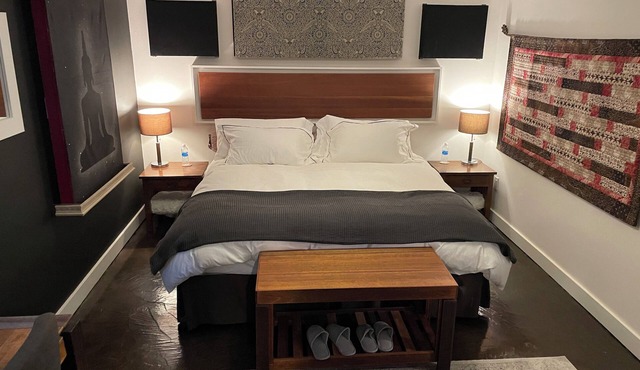 Spacious apartment suite in Portland's Historic Irvington neighborhood.