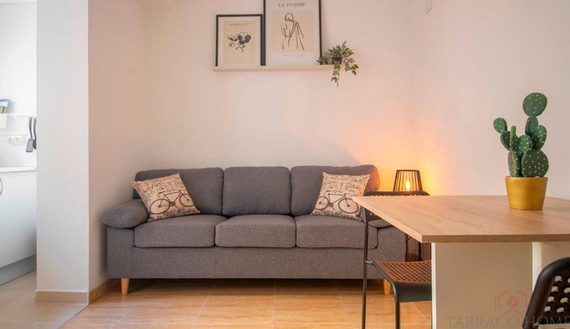 Spacious Apartment with Private Patio in Tarragona