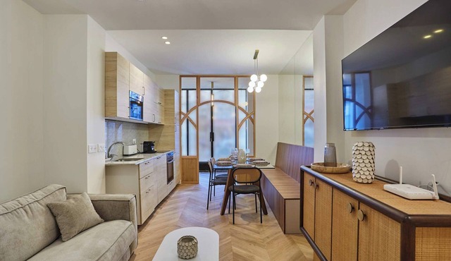 Spacious Apartment With AC - Center of Paris