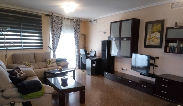 Spacious apartment with pool. Very close to Valencia. (4,5Km)