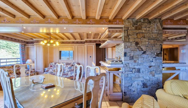 Spacious apartment with sauna and large terrace, for 10 people