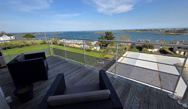 Spacious apartment with amazing sea views